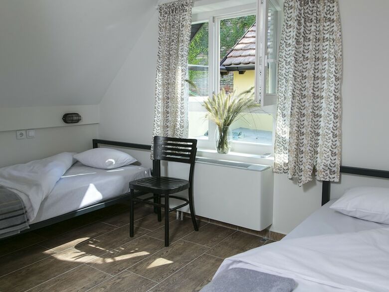 Hostal Varad Inn Hostel And Cafe