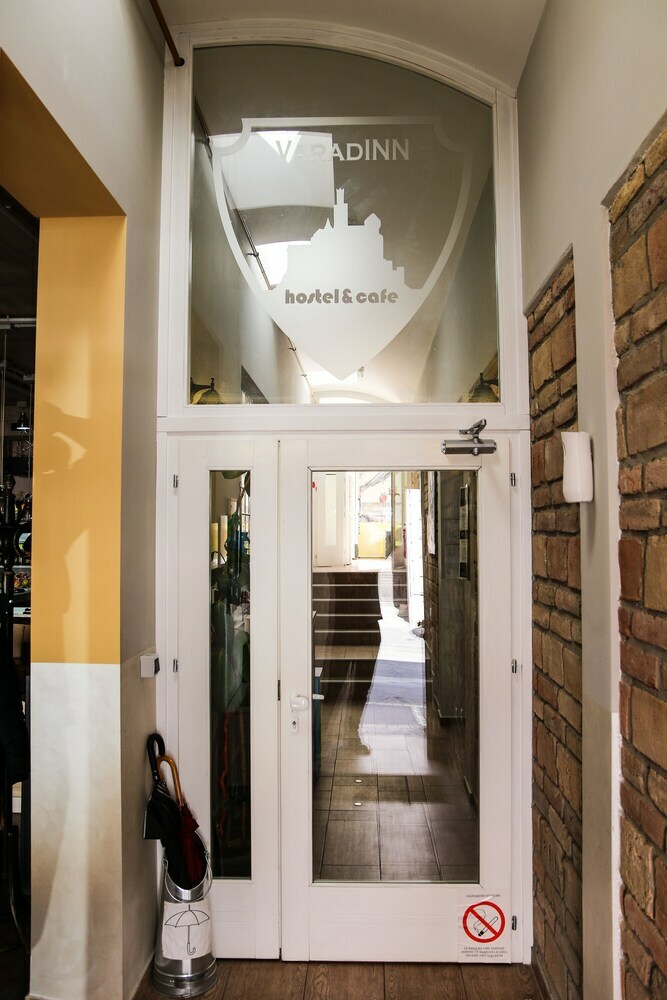 Hostal Varad Inn Hostel And Cafe