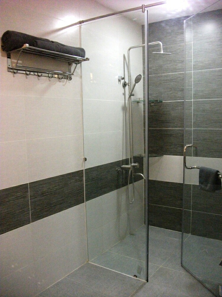 Five Star Studio Apartment Near Airport