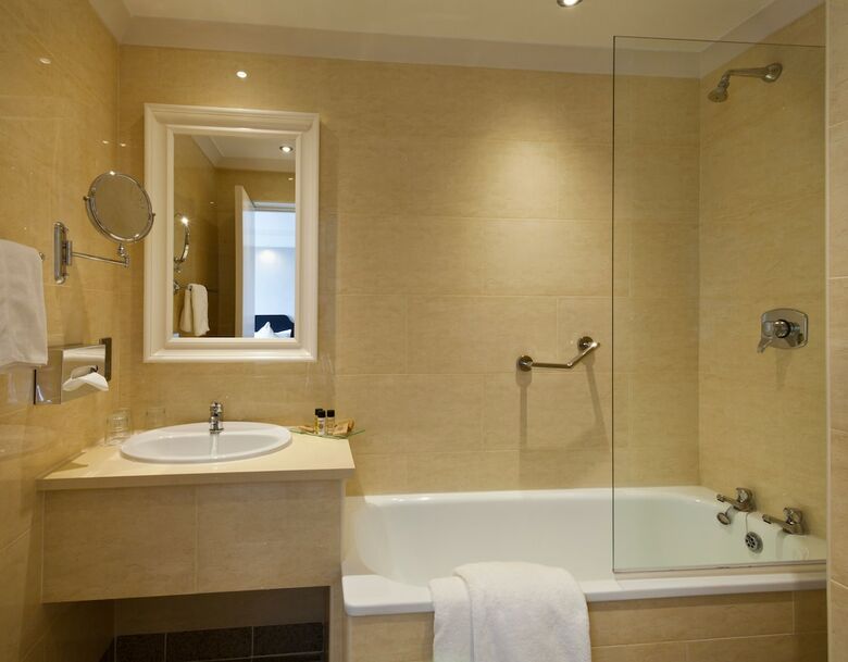 Hotel The Bonnington Dublin & Leisure Centre