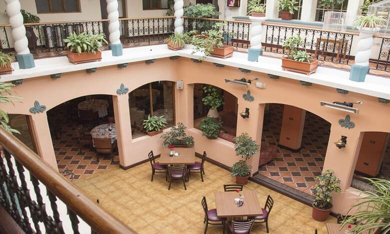 Hotel Pensi�n Bonifaz