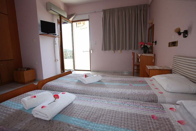 Bed & Breakfast Argiroupolis Maria Rooms