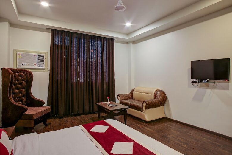 Hotel The Royal Krishna