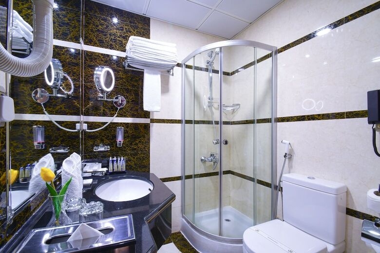 Hotel Golden Tulip Al Mektan