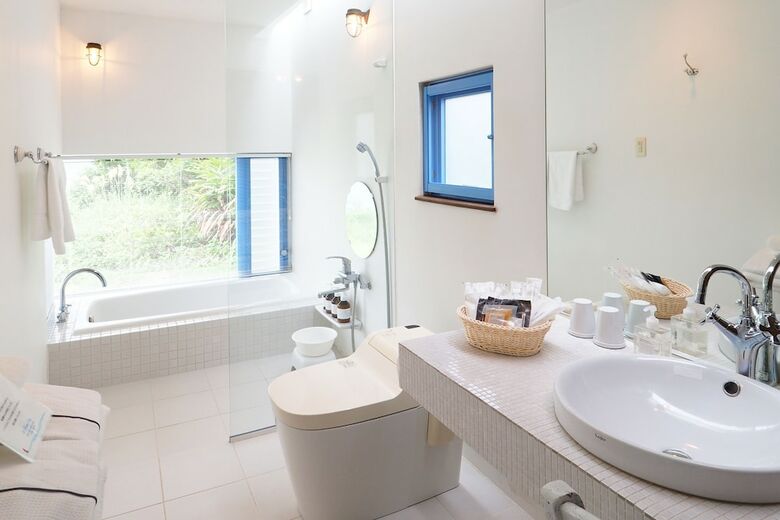Hotel & Hana Stay