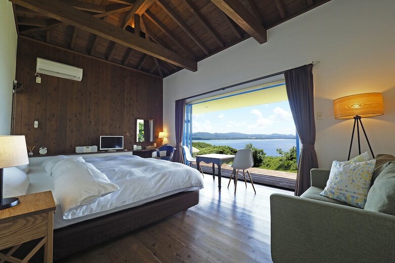 Hotel & Hana Stay