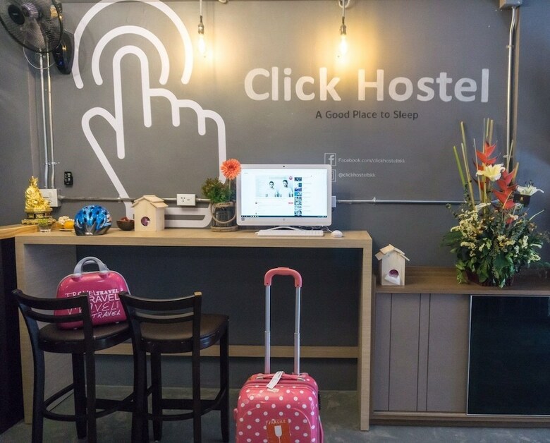 Hostal Click Hostel