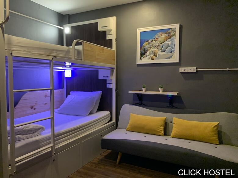 Hostal Click Hostel
