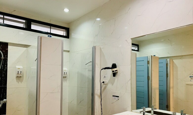 Hostal Click Hostel