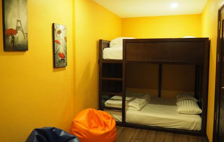 Hostal Click Hostel