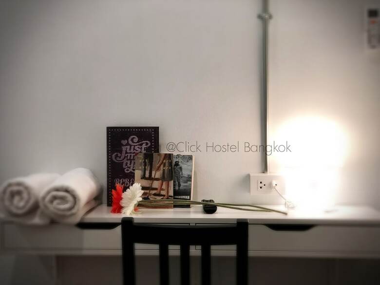 Hostal Click Hostel