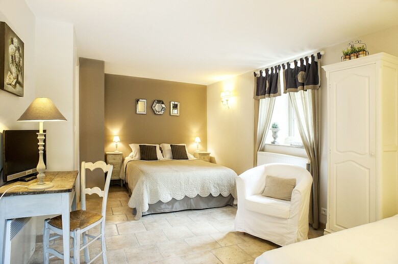 Hotel La Roche D'esteil