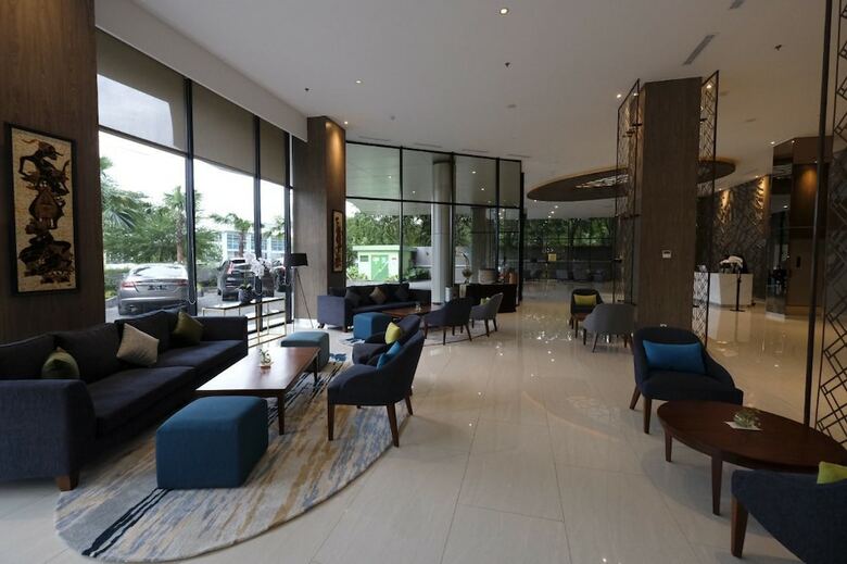 Hotel Ayola Lippo Cikarang
