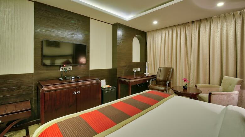 Hotel Polo Inn & Suites