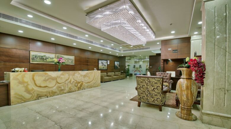Hotel Polo Inn & Suites