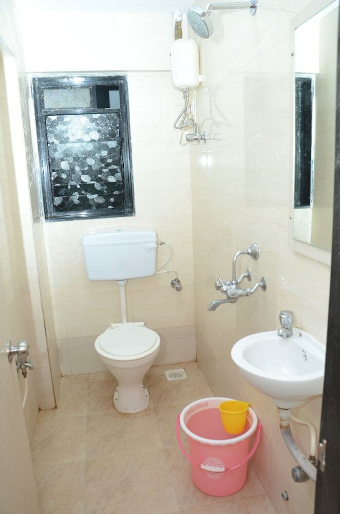 Hotel Sai Leela Grand