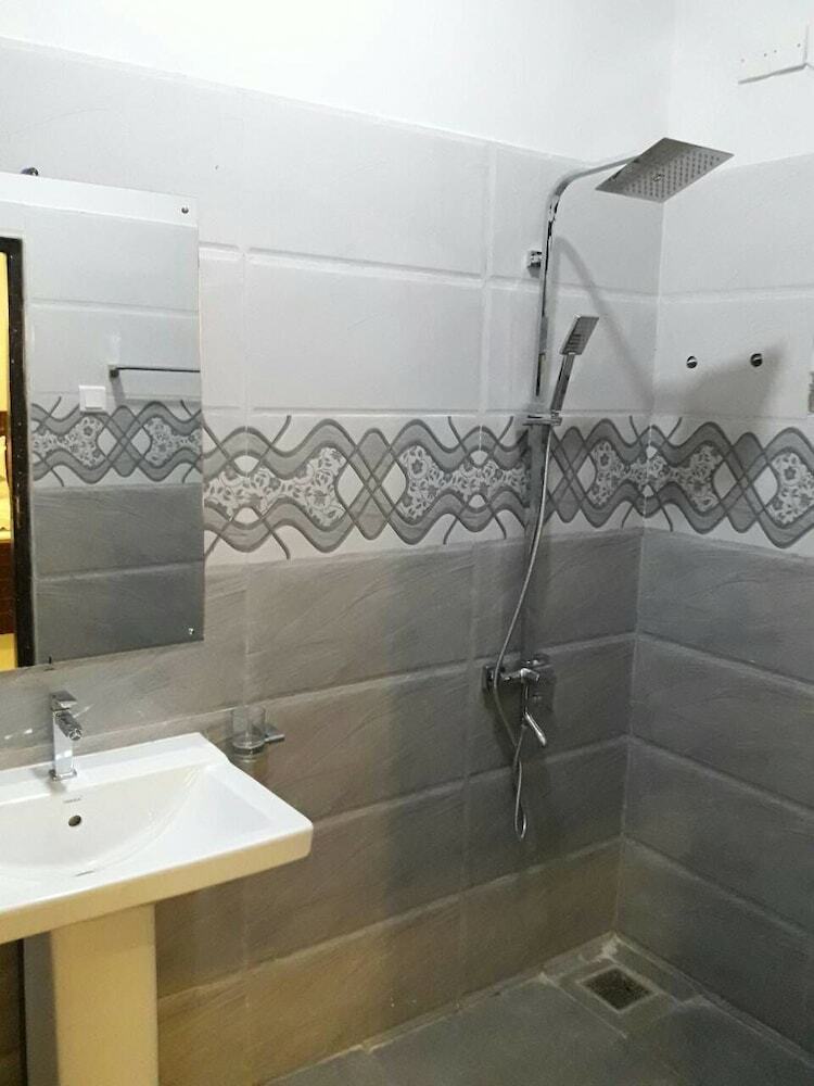 Hotel Airport Grand Holiday Home