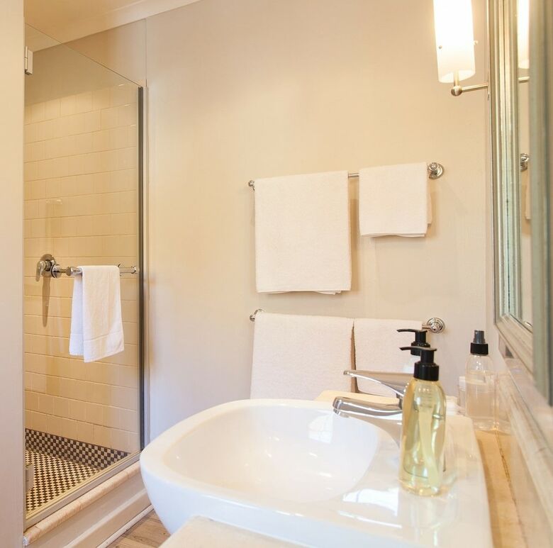 Hotel 5 Seasons Guest House