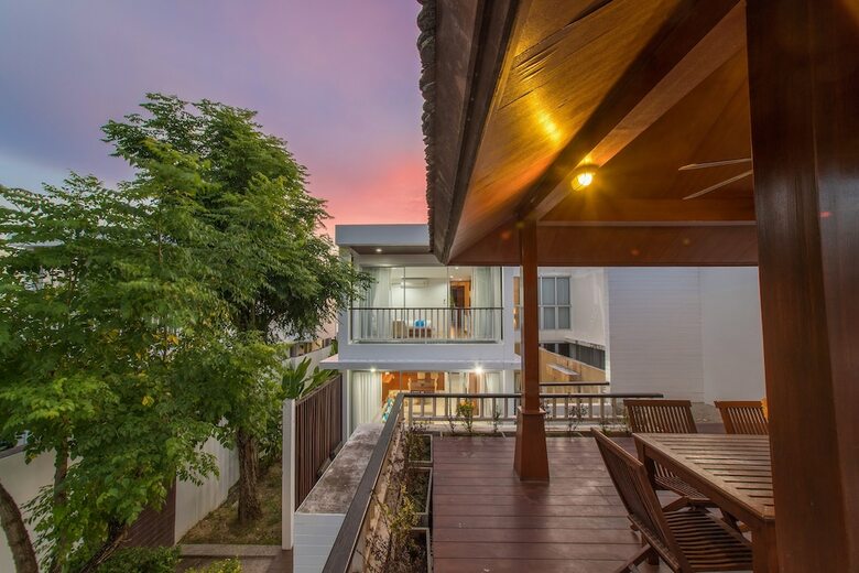 Private New Pool Villa Near Laguna