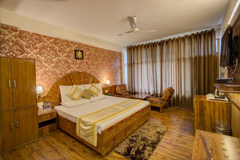 Hotel Natraj Pure Veg