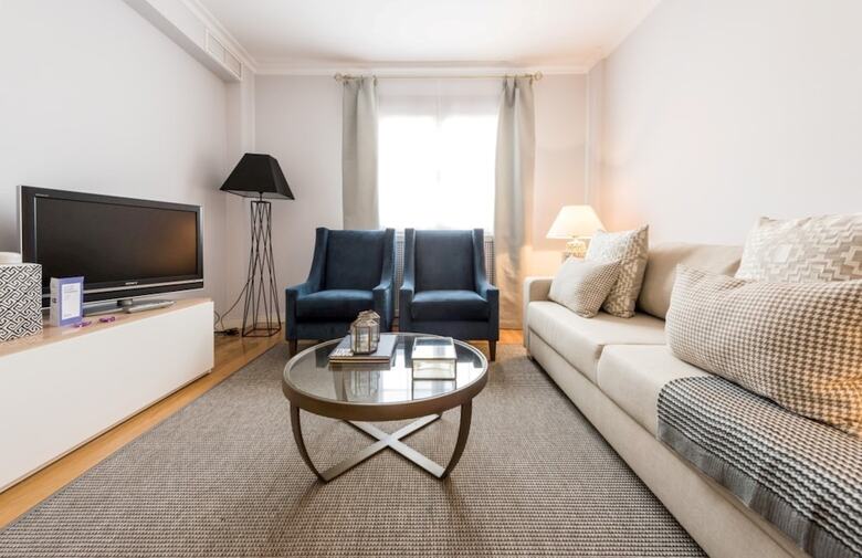 Apartamentos Alcal� City Center