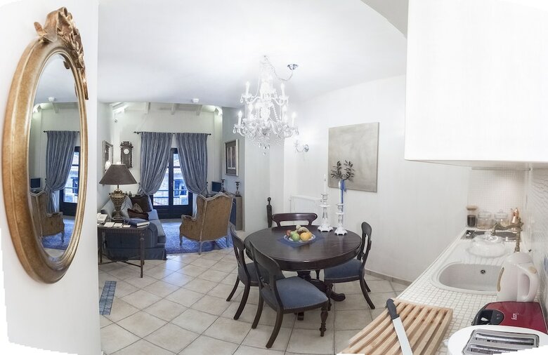 Hotel Ostra Mainalon Luxury Suites