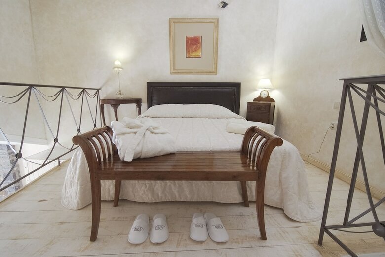 Hotel Ostra Mainalon Luxury Suites