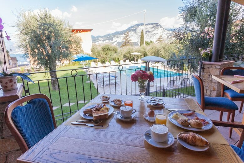 Villa Isabella Hotel & Residence