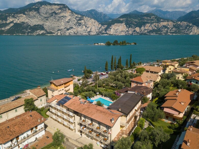 Villa Isabella Hotel & Residence
