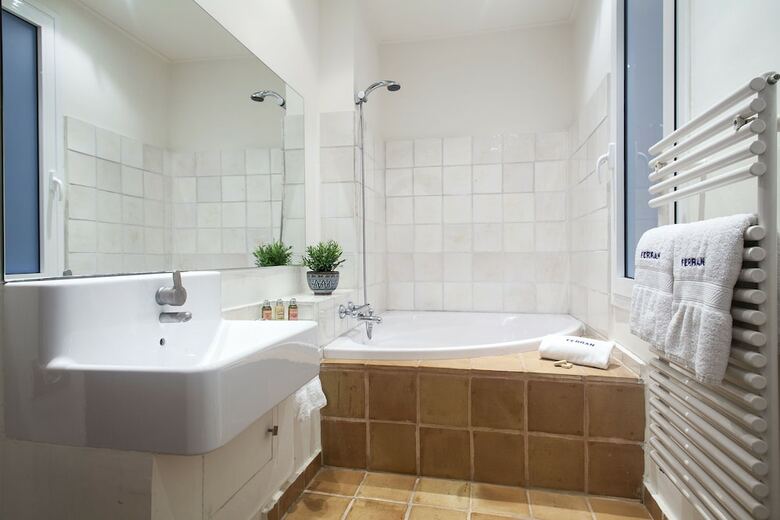 Habitat Apartments Ferran