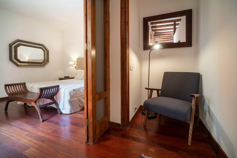 Habitat Apartments Ferran