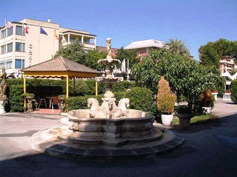 Bh Colombo Hotel Boschetto Holiday