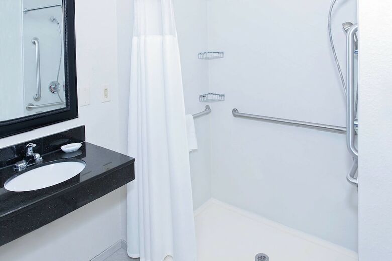 Hotel Fairfield Inn By Marriott Hays