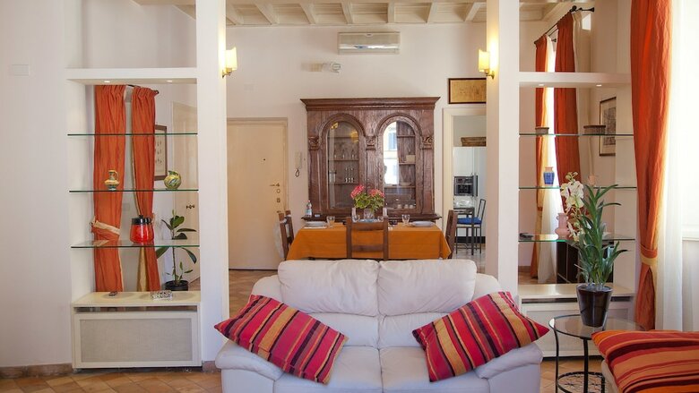 Apartamento Rental In Rome Crociferi 1