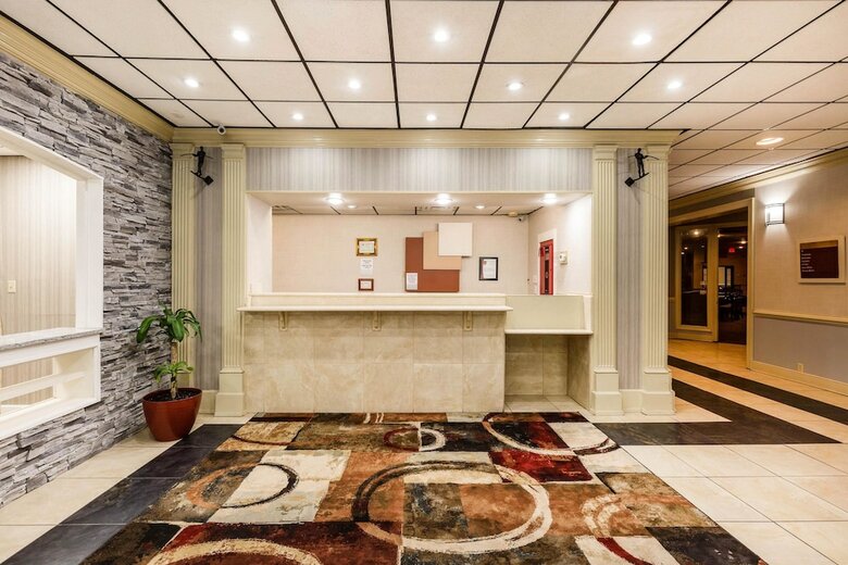 Clarion Hotel Williamsburg I-64