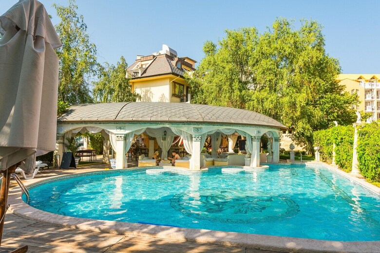 Golden Pearl Hotel