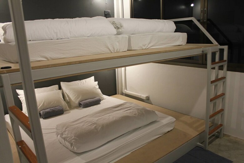 Hostal Ekanek Hostel Bangkok - Adults Only