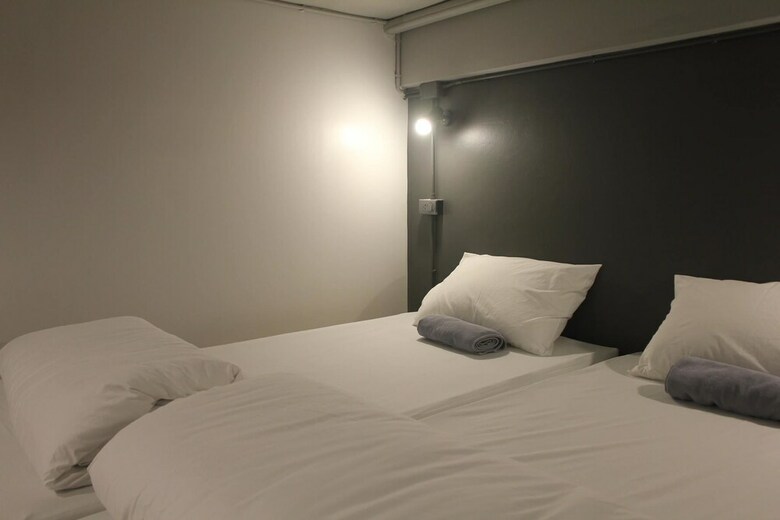 Hostal Ekanek Hostel Bangkok - Adults Only