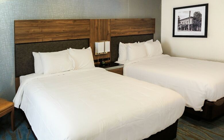 The Penn Stroud Hotel, Ascend Hotel Collection