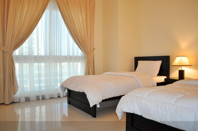Golden Treasure Tower Family Apartment