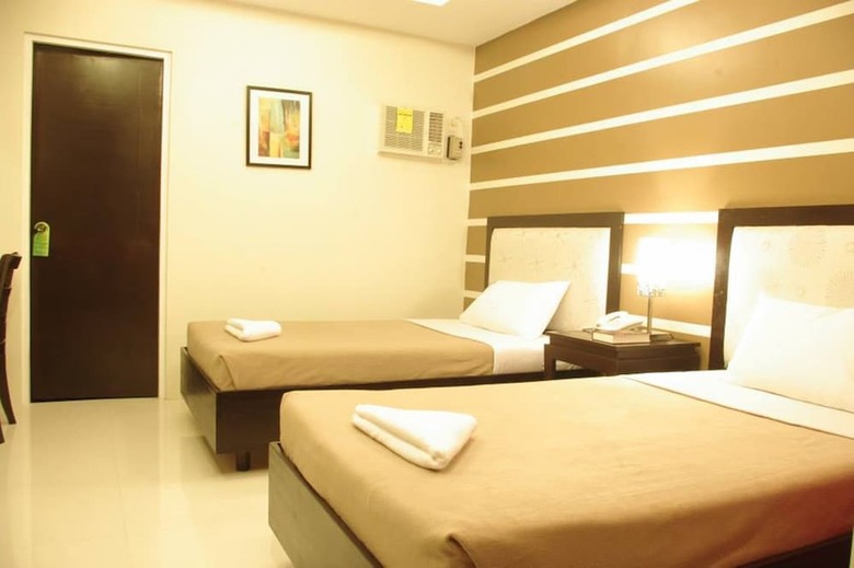 Hotel The Red Palm Suites And Restaurant