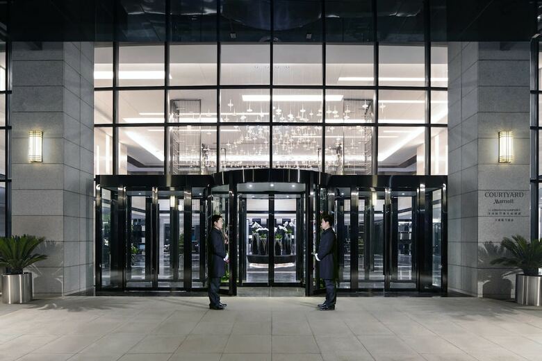 Hotel Courtyard By Marriott Zhengzhou Airport