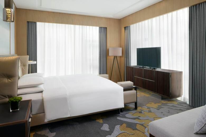 Hotel Courtyard By Marriott Zhengzhou Airport