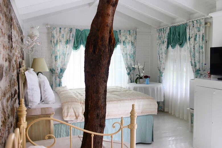 Hotel Lola 38