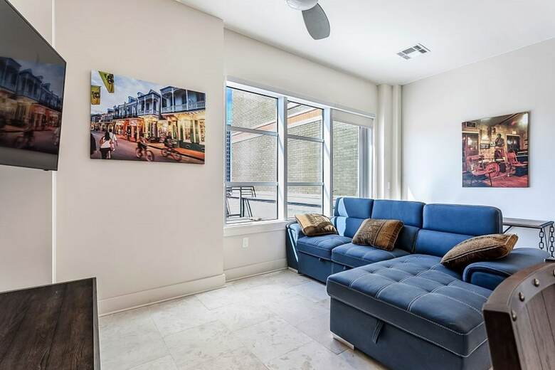 Aparthotel Luxury Condos In California Building By Hosteeva