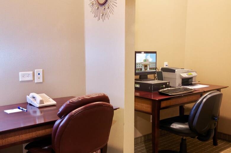 Holiday Inn Express Hotel & Suites Natchitoches