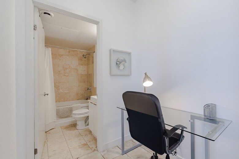 Noel Suites - York And Harbour St.