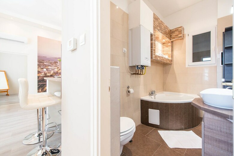 Oasis Apartments - Westend III