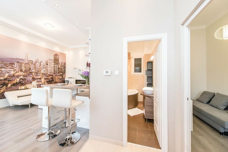 Oasis Apartments - Westend III