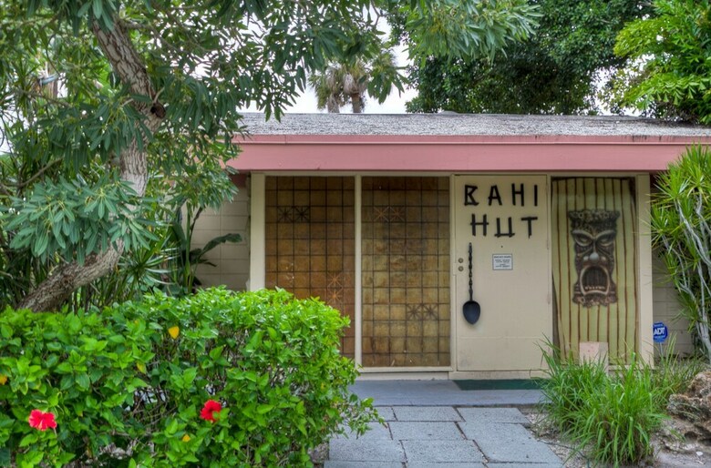 Hotel Golden Host Resort